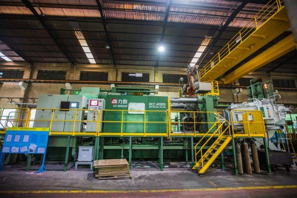 Machine de moulage sous pression en métal Hongtai 4400 tonnes métriques